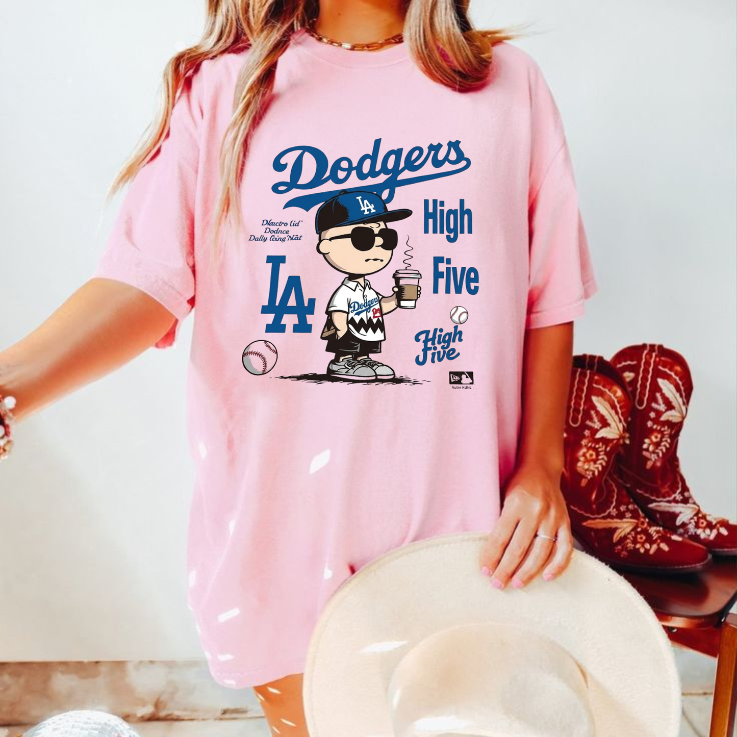 "Chillen' in LA" Snoopy Shirt – Retro Peanuts Dodgers Graphic Tee