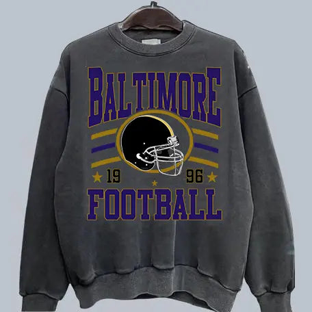 Retro Football Fan Crewneck – Oversized 90s Sports Graphic Pullover