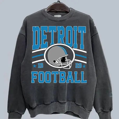 Retro Football Fan Crewneck – Oversized 90s Sports Graphic Pullover