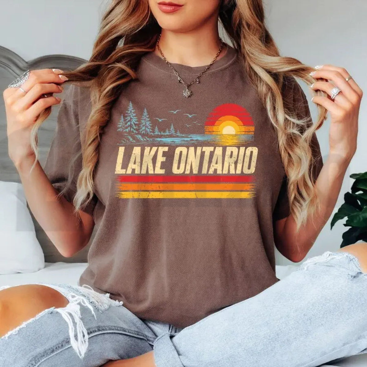 Lake Ontario Sunset T-Shirt – Retro Great Lakes Cottage Vacation Tee - Teezioo