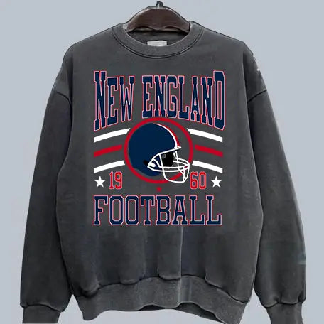 Retro Football Fan Crewneck – Oversized 90s Sports Graphic Pullover