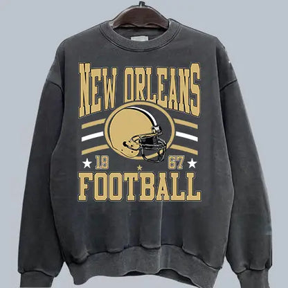 Retro Football Fan Crewneck – Oversized 90s Sports Graphic Pullover